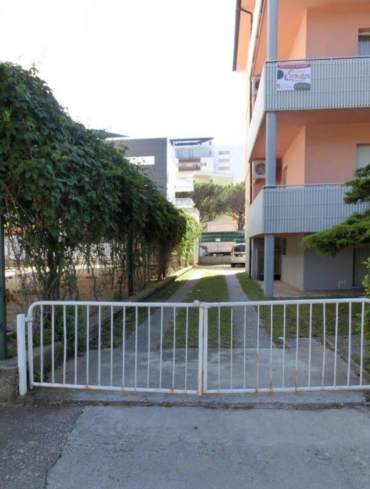 Apartamento Stiria Lignano Sabbiadoro Exterior foto